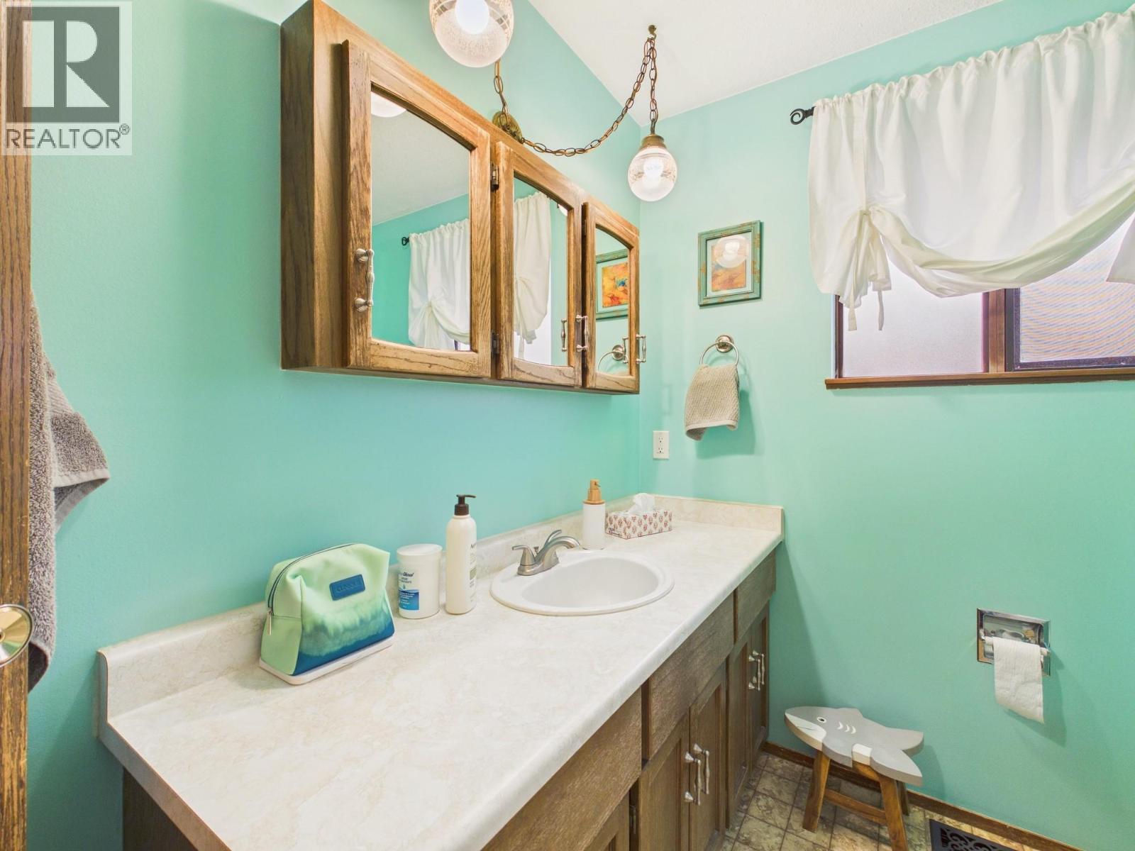 740 Maple Street, Okanagan Falls, British Columbia  V0H 1R2 - Photo 16 - 10376123