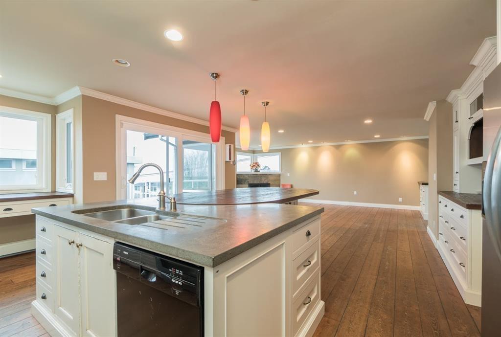 15708 Cliff Avenue, White Rock, British Columbia  V4B 1W2 - Photo 12 - R3090659