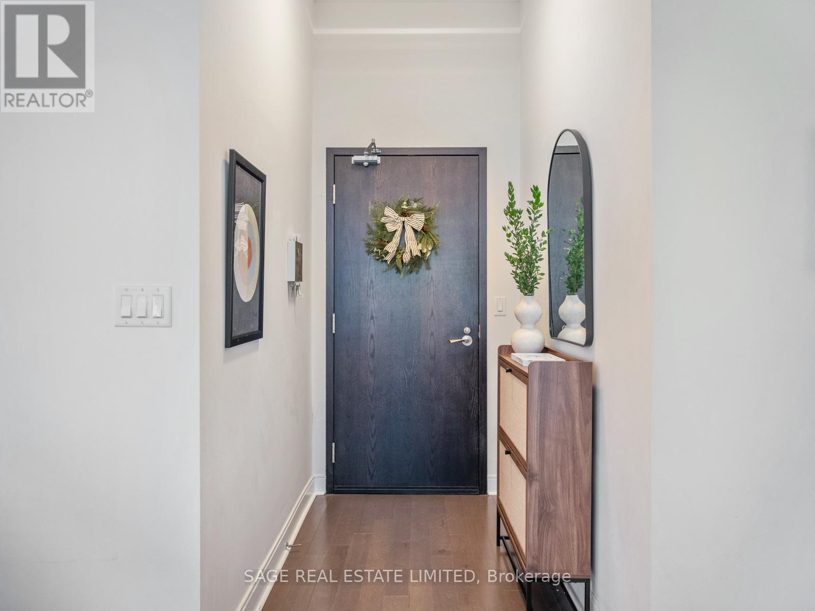 608 - 21 Scollard Street, Toronto (Annex), Ontario  M5R 1G1 - Photo 2 - C12795368