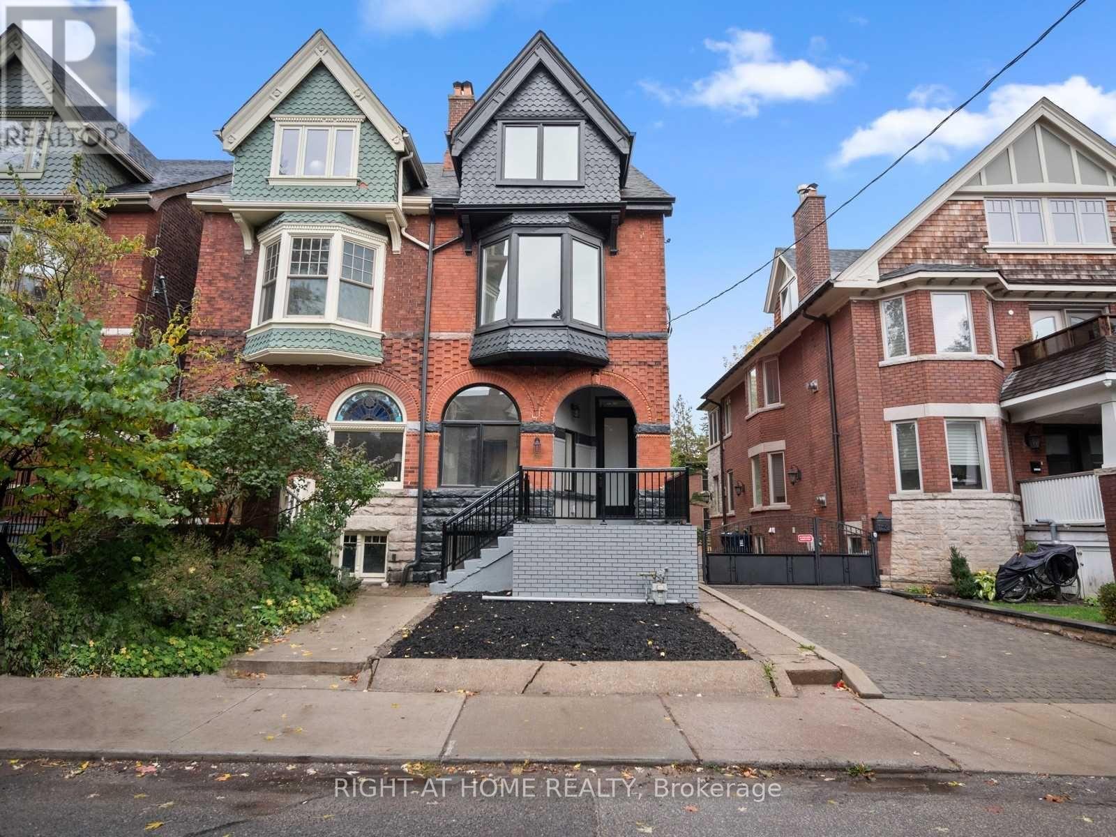 UNIT 2 - 94 CONCORD AVENUE, Toronto, Ontario