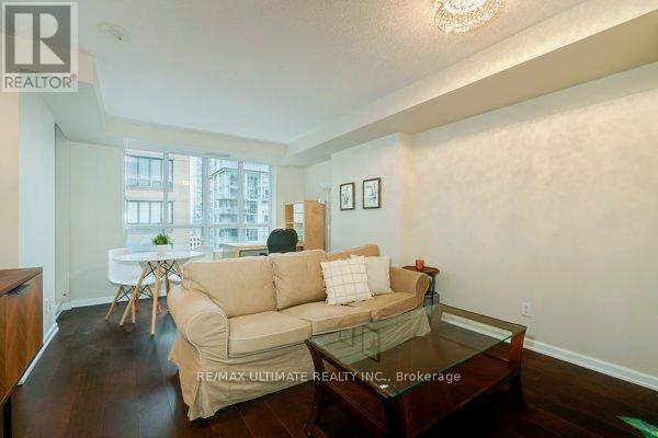 1004 - 140 Simcoe Street, Toronto, Ontario  M5H 4E9 - Photo 6 - C12795424