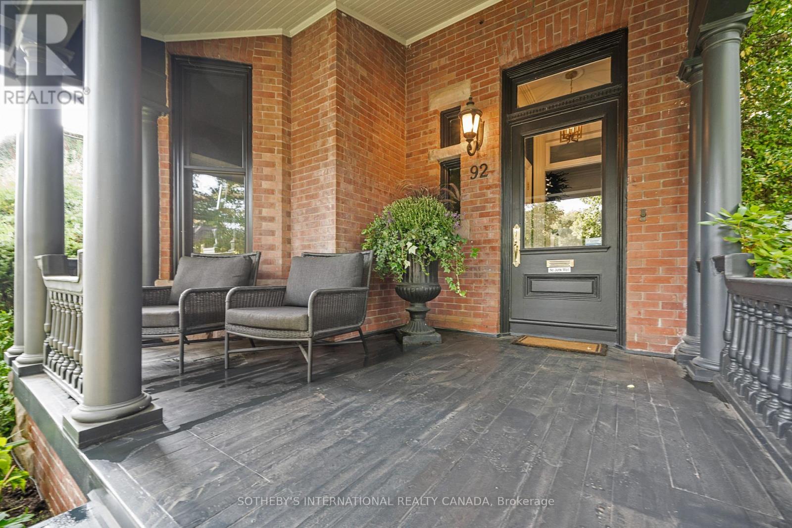 92 Woodlawn Avenue, Toronto, Ontario  M4V 1G7 - Photo 3 - C12795438