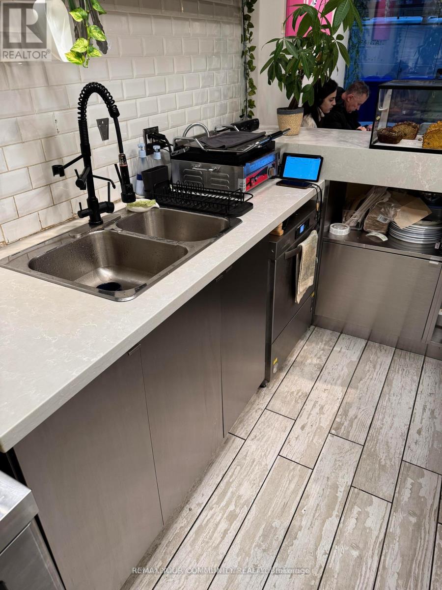 101 - 799 College Street, Toronto, Ontario  M6G 1C7 - Photo 22 - C12795460