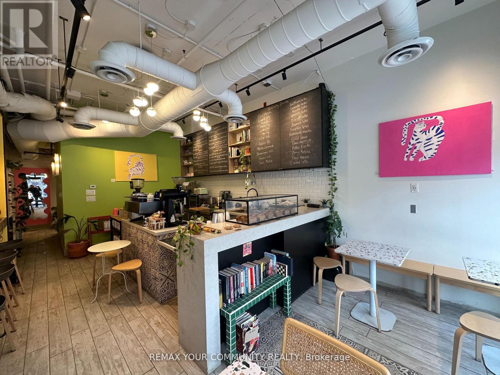 101 - 799 College Street, Toronto, Ontario  M6G 1C7 - Photo 8 - C12795460