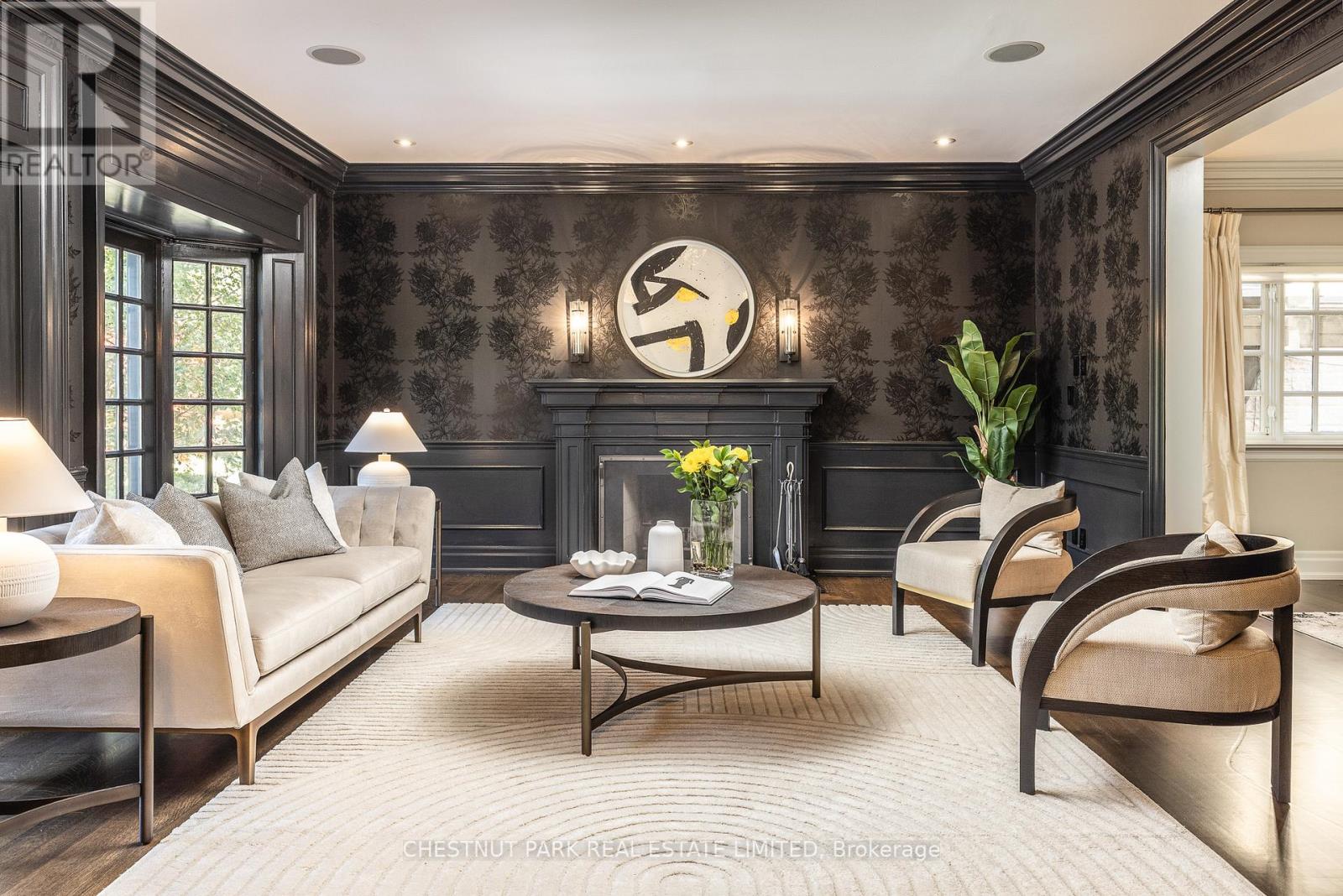 27 Bayview Wood, Toronto, Ontario  M4N 1R8 - Photo 2 - C12795486