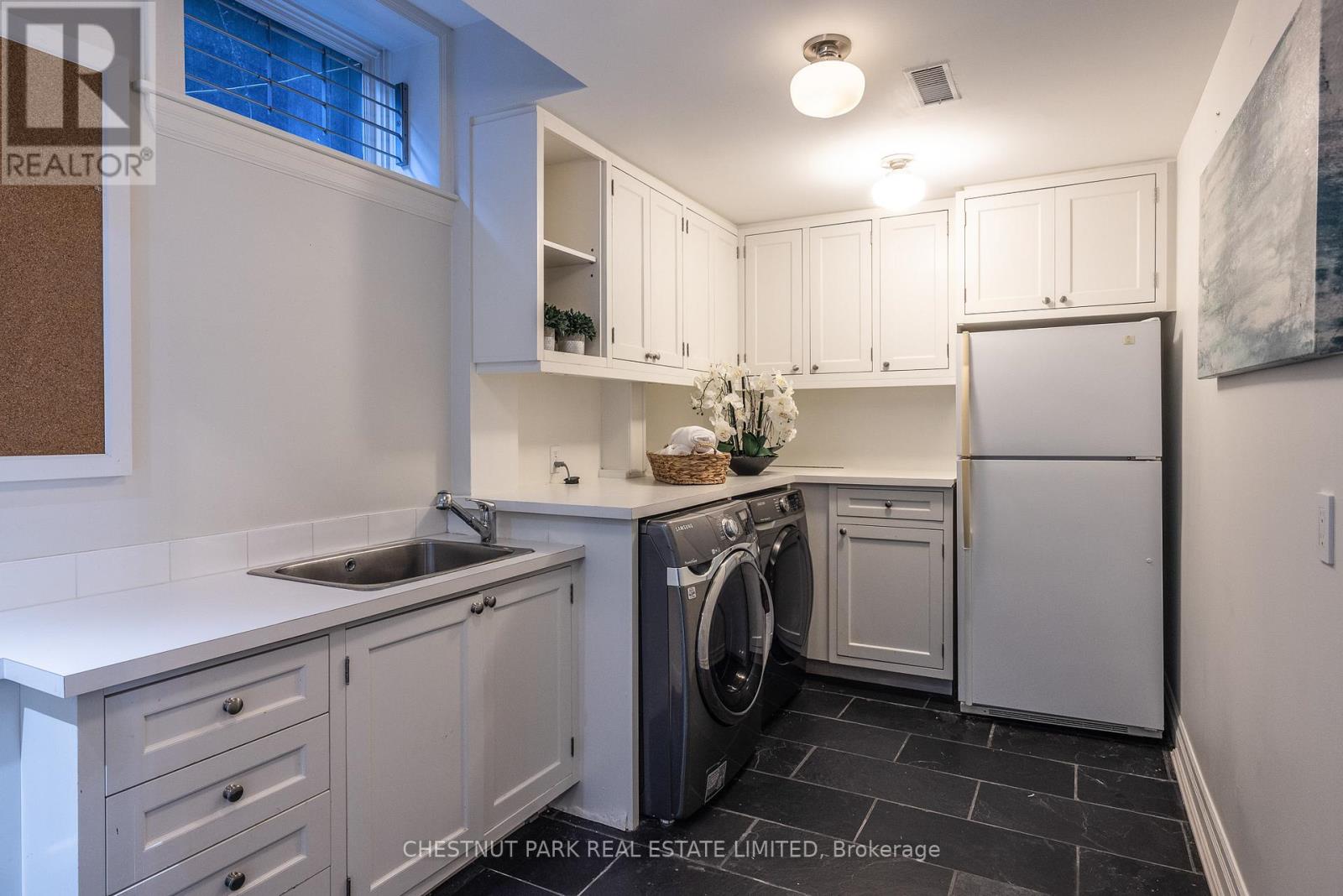 27 Bayview Wood, Toronto, Ontario  M4N 1R8 - Photo 32 - C12795486