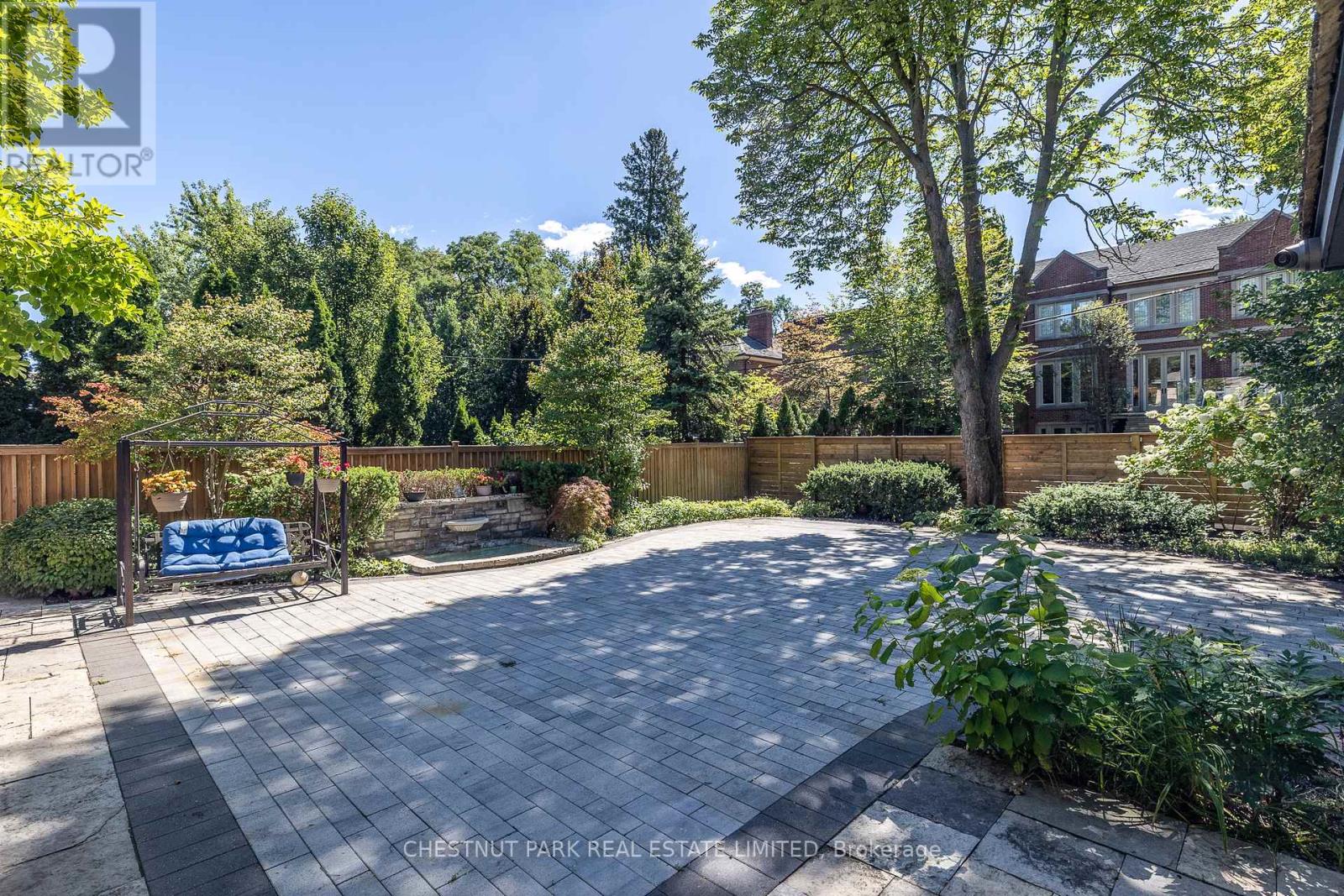 27 Bayview Wood, Toronto, Ontario  M4N 1R8 - Photo 35 - C12795486