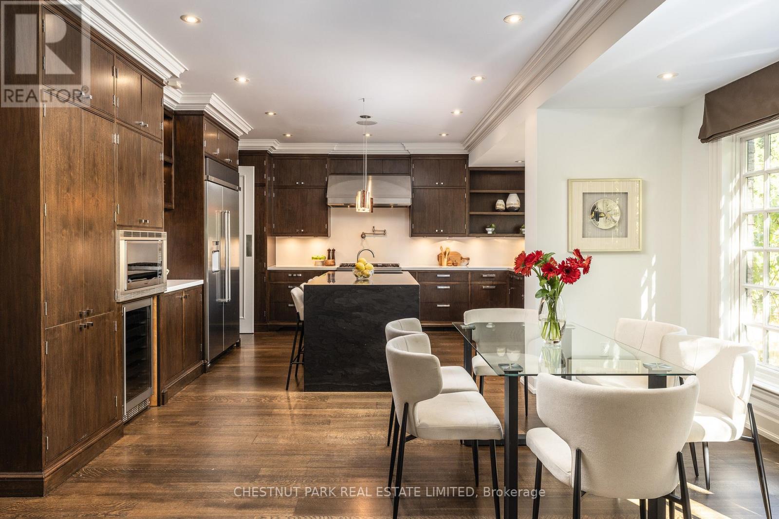 27 Bayview Wood, Toronto, Ontario  M4N 1R8 - Photo 6 - C12795486