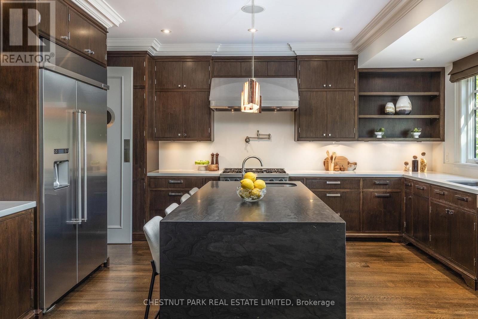 27 Bayview Wood, Toronto, Ontario  M4N 1R8 - Photo 7 - C12795486