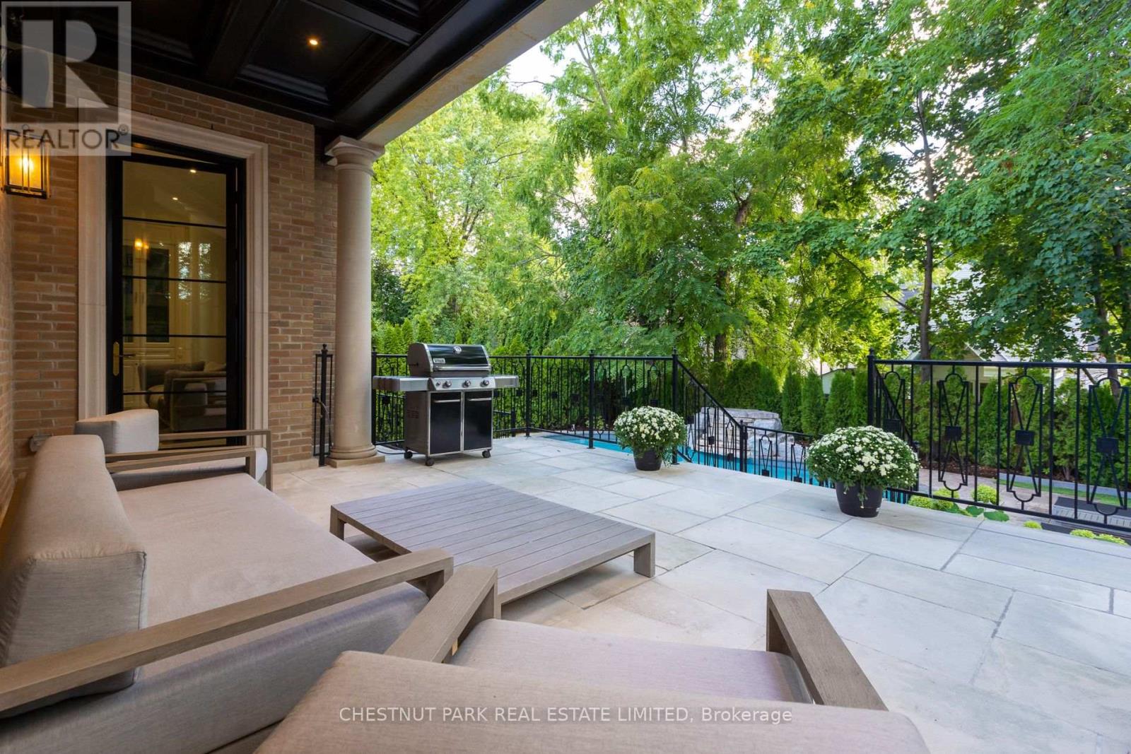 55 De Vere Gardens, Toronto, Ontario  M5M 3E8 - Photo 9 - C12795496