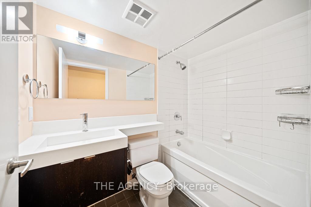 805 - 25 Telegram Mews, Toronto (Waterfront Communities), Ontario  M5V 3Z1 - Photo 6 - C12795500