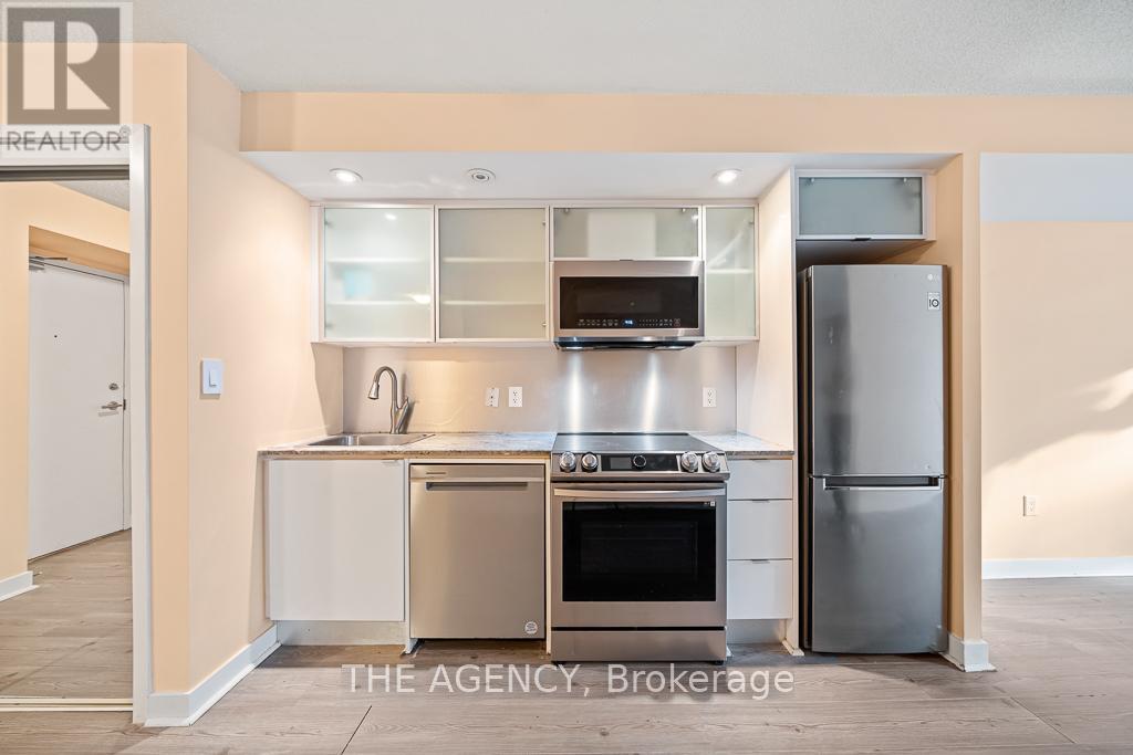 805 - 25 Telegram Mews, Toronto (Waterfront Communities), Ontario  M5V 3Z1 - Photo 8 - C12795500