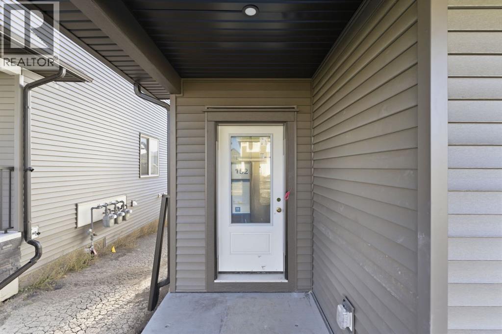 152 Lawson Lane Se, Airdrie, Alberta  T4A 3P3 - Photo 4 - A2264803