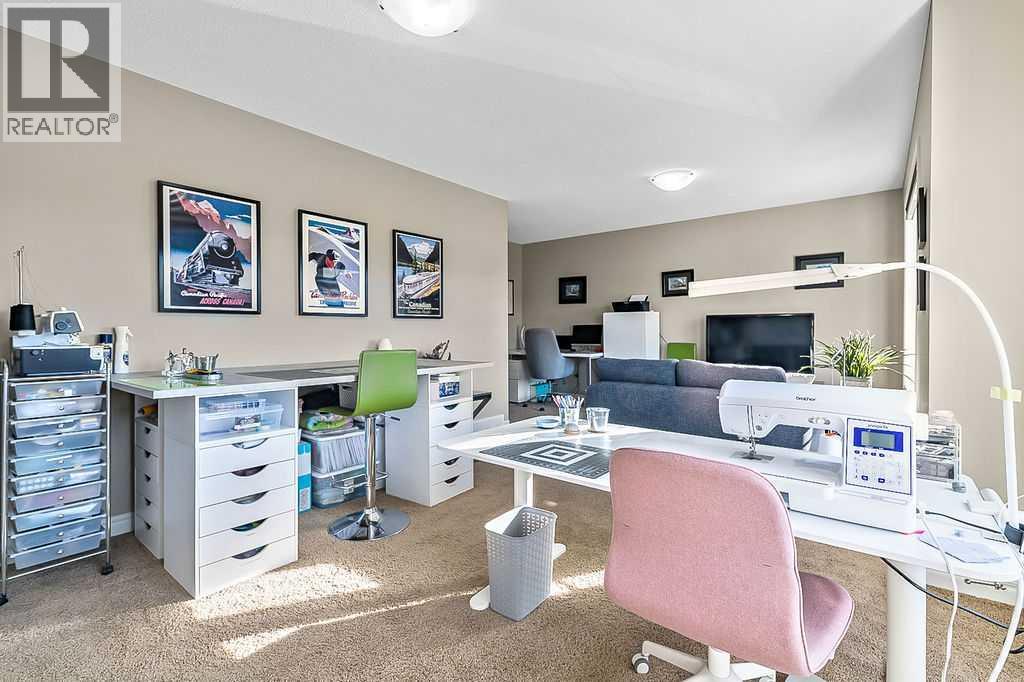 147 Cimarron Vista Crescent, Okotoks, Alberta  T1S 0K3 - Photo 19 - A2283474