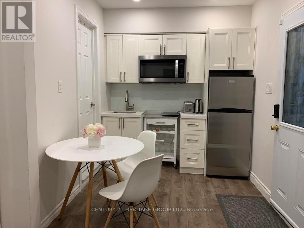 Main Floor - 15 Valleyway Crescent, Vaughan, Ontario  L6A 1K6 - Photo 1 - N12795466