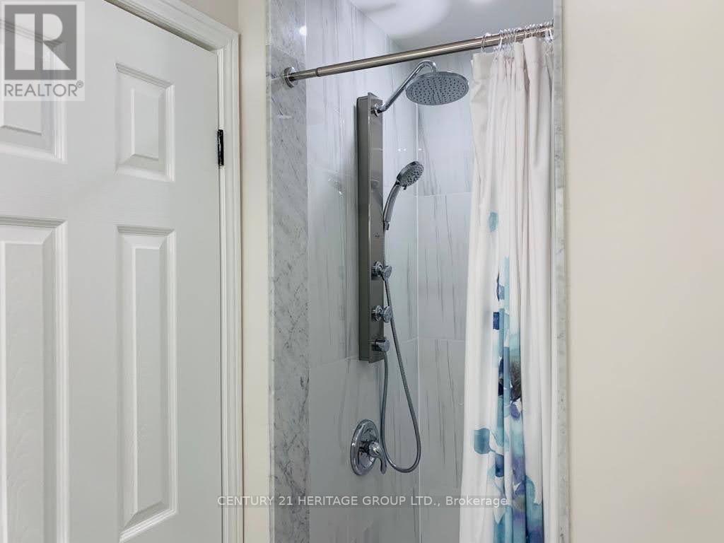 Main Floor - 15 Valleyway Crescent, Vaughan, Ontario  L6A 1K6 - Photo 7 - N12795466