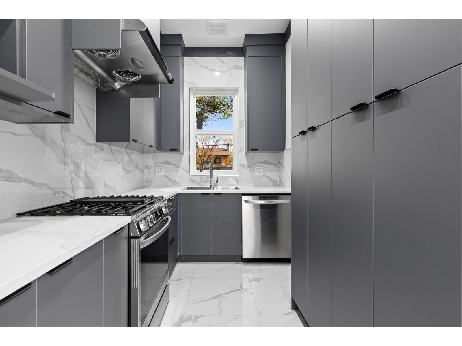 15584 89b Avenue, Surrey, British Columbia  V3R 4K9 - Photo 8 - R3089882