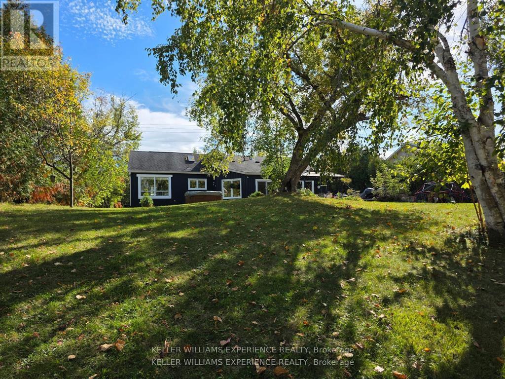 829 Memorial Avenue, Orillia, Ontario  L3V 0T7 - Photo 45 - S12795396