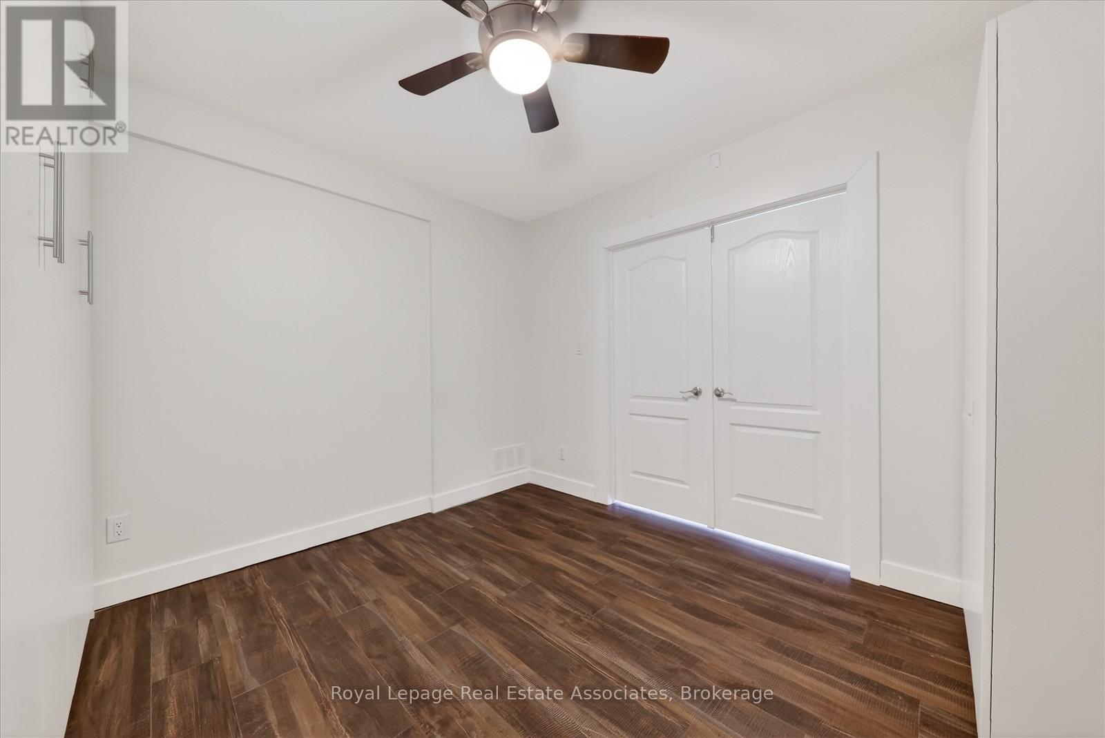 881 Lakeshore Road E, Mississauga, Ontario  L5E 1E2 - Photo 11 - W12795354