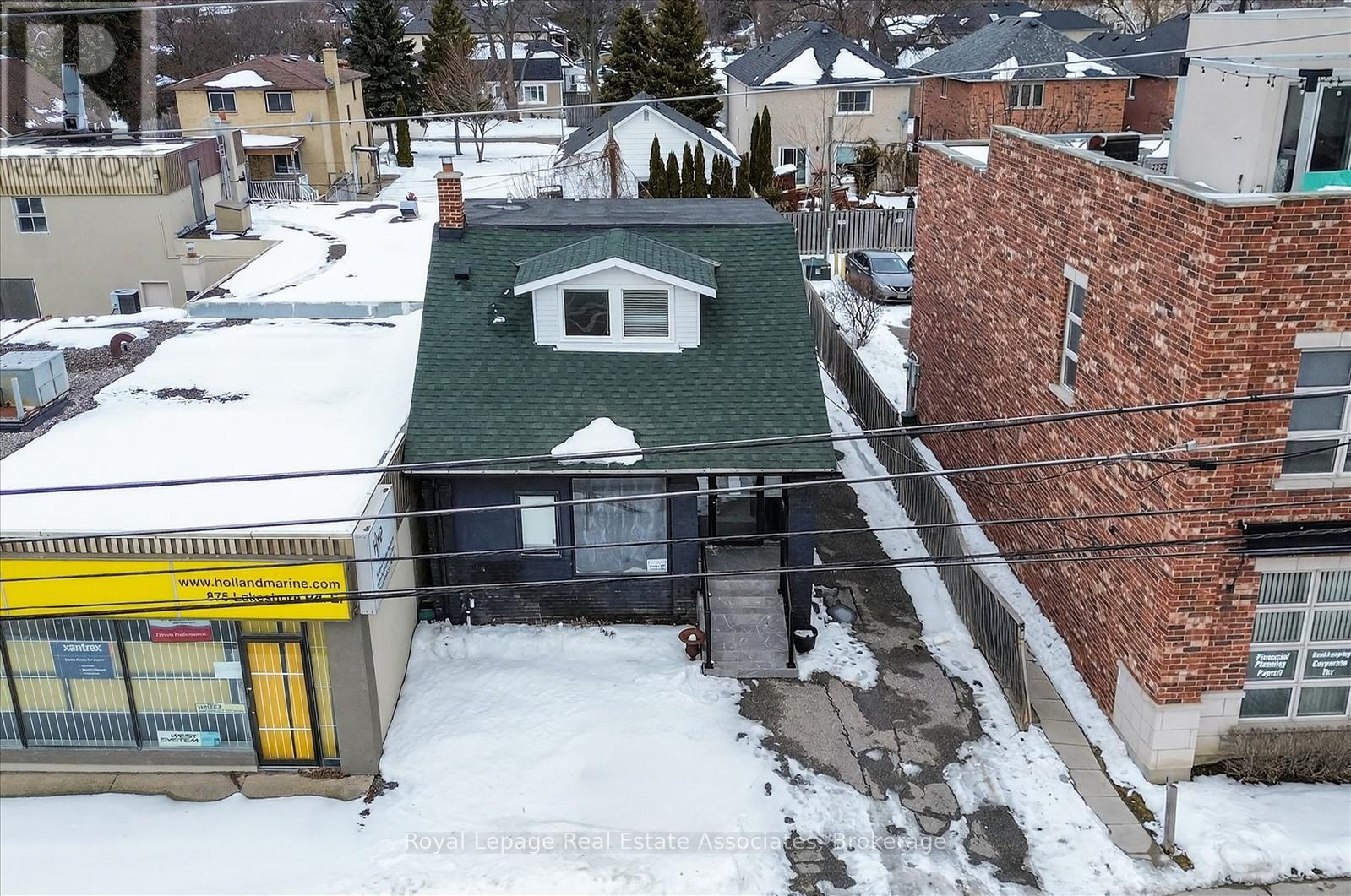 881 Lakeshore Road E, Mississauga, Ontario  L5E 1E2 - Photo 3 - W12795354