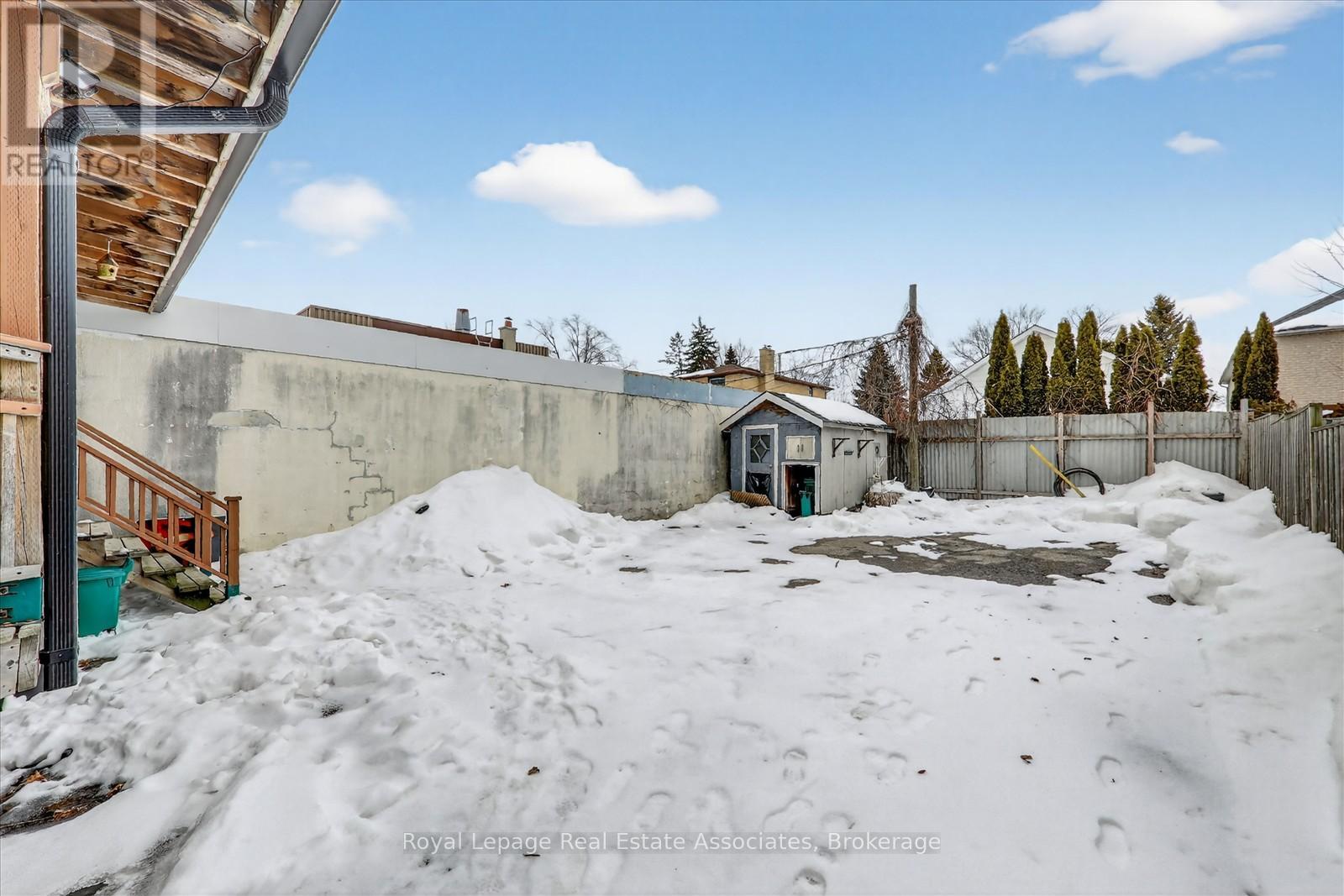 881 Lakeshore Road E, Mississauga, Ontario  L5E 1E2 - Photo 36 - W12795354