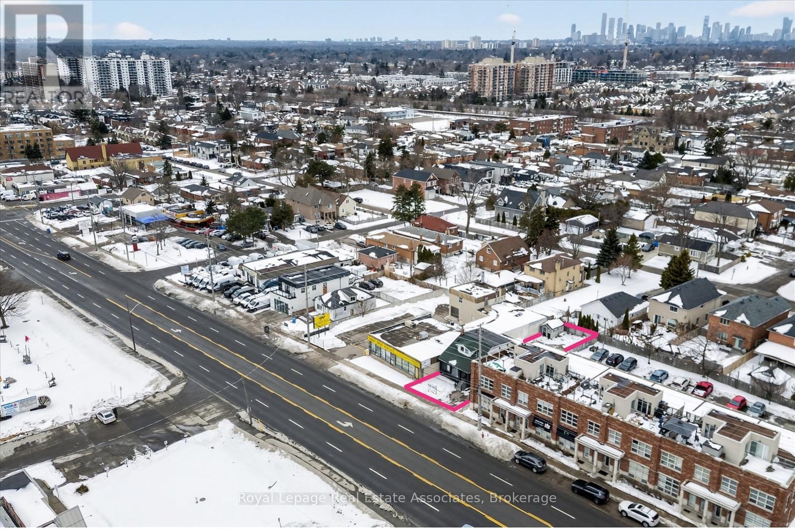 881 Lakeshore Road E, Mississauga, Ontario  L5E 1E2 - Photo 37 - W12795354