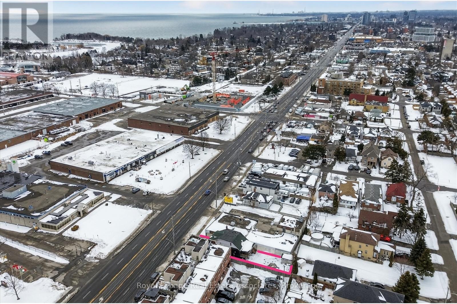 881 Lakeshore Road E, Mississauga, Ontario  L5E 1E2 - Photo 39 - W12795354