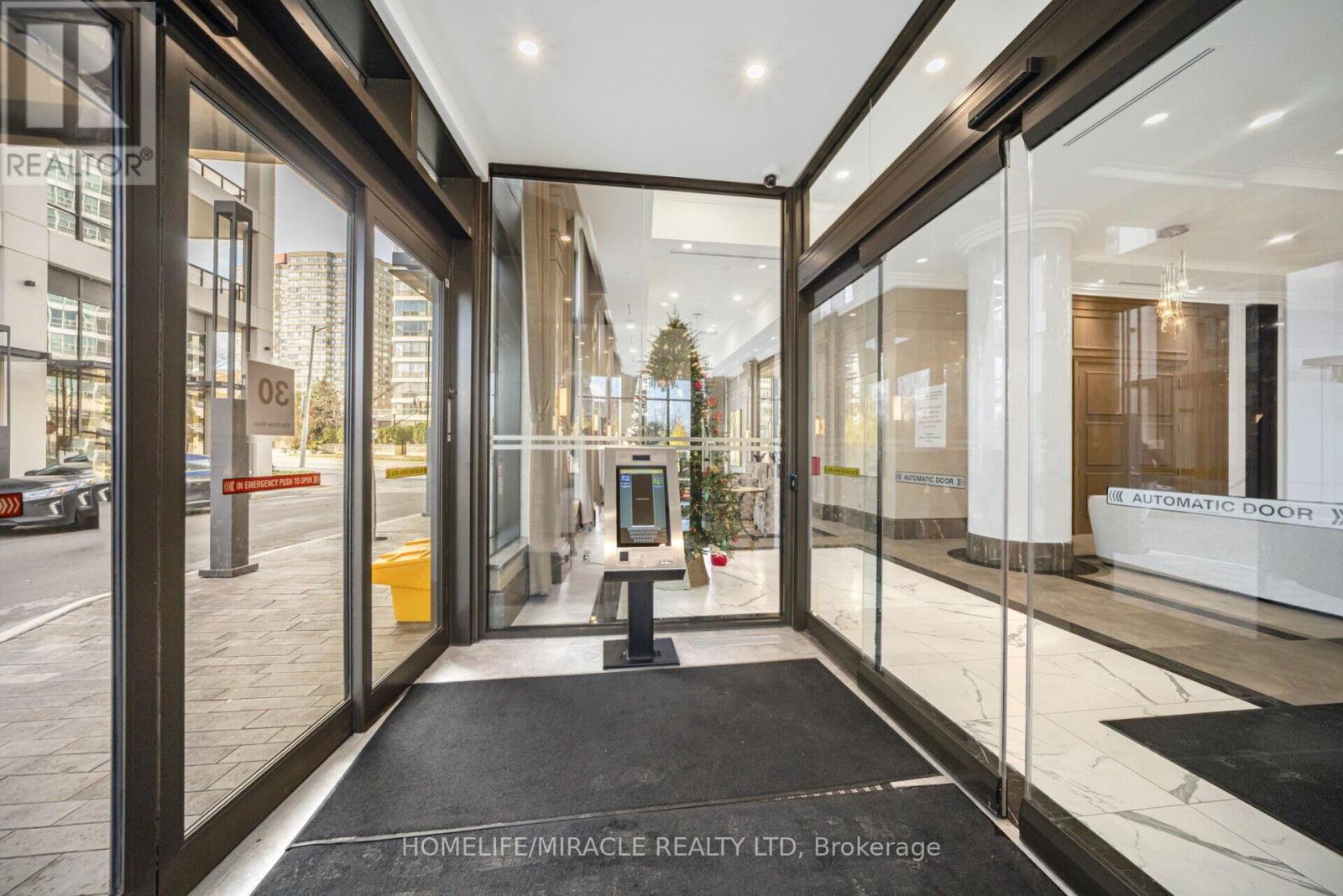 Ph01 - 30 Elm Drive, Mississauga, Ontario  L6X 5N9 - Photo 3 - W12795358