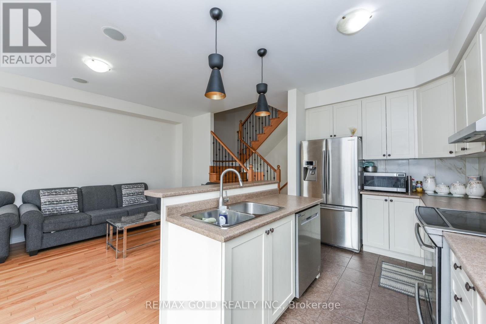 22 Merrickville Way, Brampton, Ontario  L6Y 0V5 - Photo 9 - W12795422