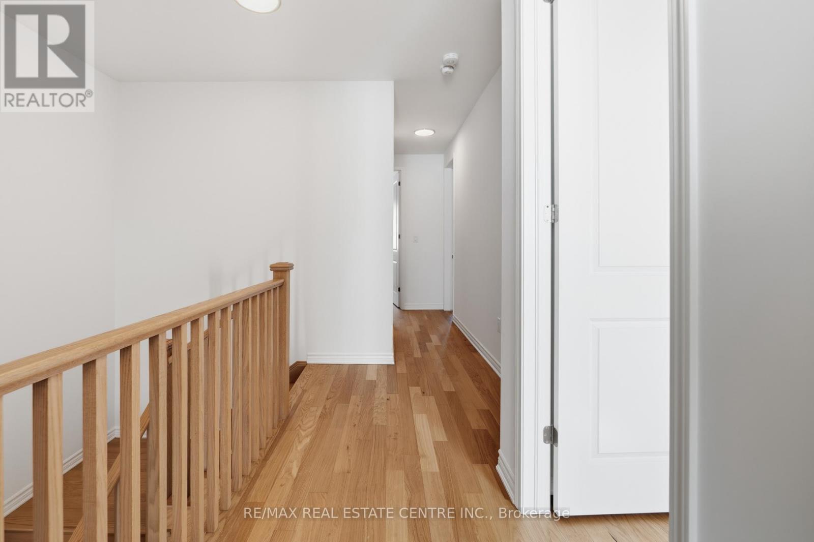 3155 Meadowridge Drive, Oakville, Ontario  L6H 8B4 - Photo 12 - W12795462