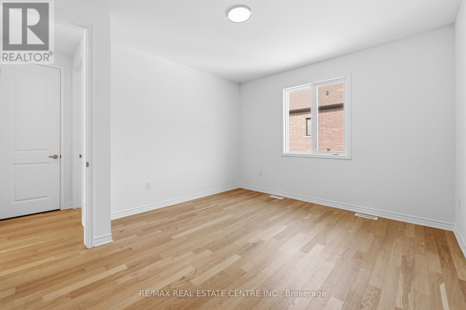 3155 Meadowridge Drive, Oakville, Ontario  L6H 8B4 - Photo 15 - W12795462