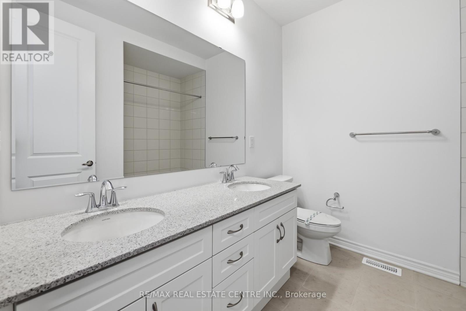 3155 Meadowridge Drive, Oakville, Ontario  L6H 8B4 - Photo 24 - W12795462