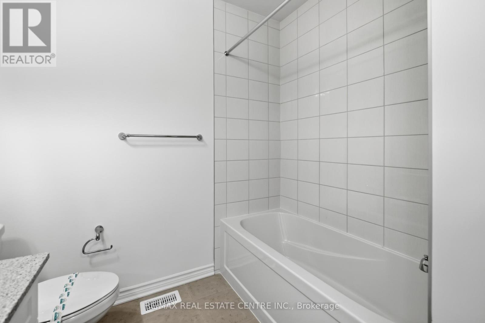 3155 Meadowridge Drive, Oakville, Ontario  L6H 8B4 - Photo 25 - W12795462