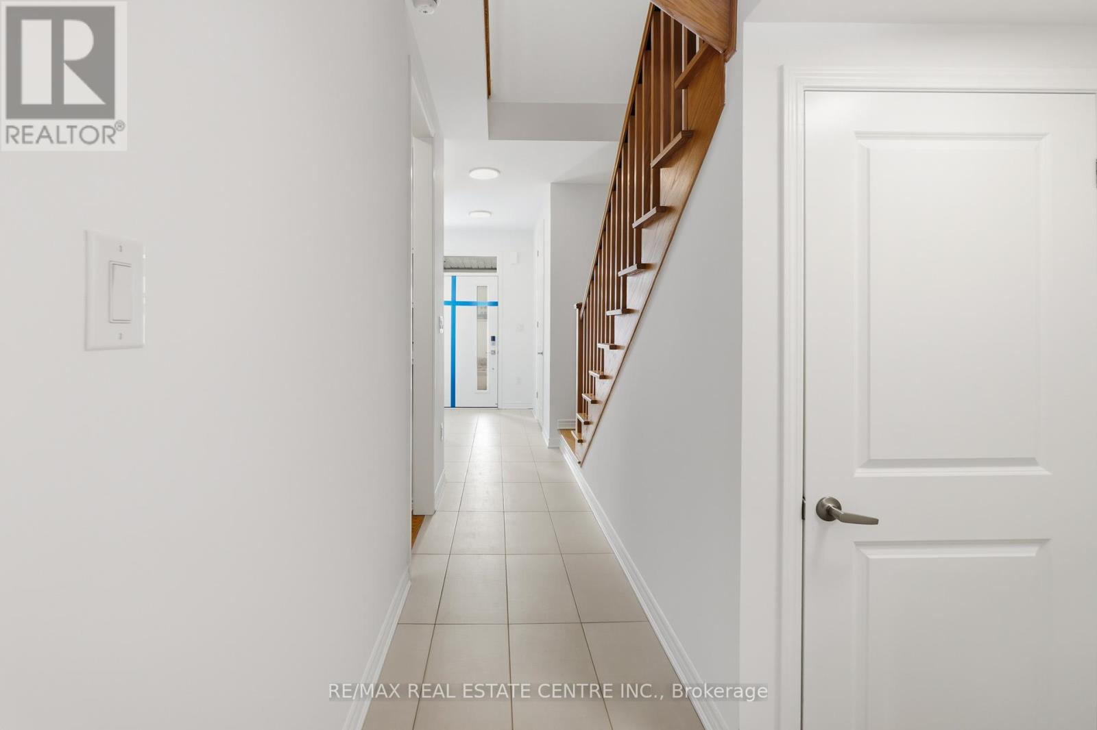 3155 Meadowridge Drive, Oakville, Ontario  L6H 8B4 - Photo 7 - W12795462