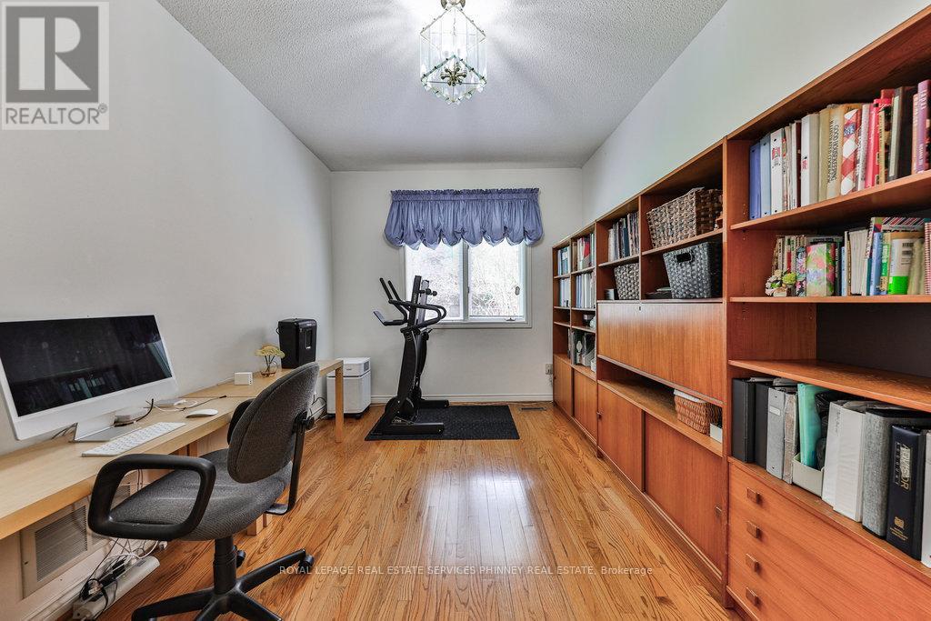 3952 Rolling Valley Drive, Mississauga, Ontario  L5L 5V9 - Photo 10 - W12795484