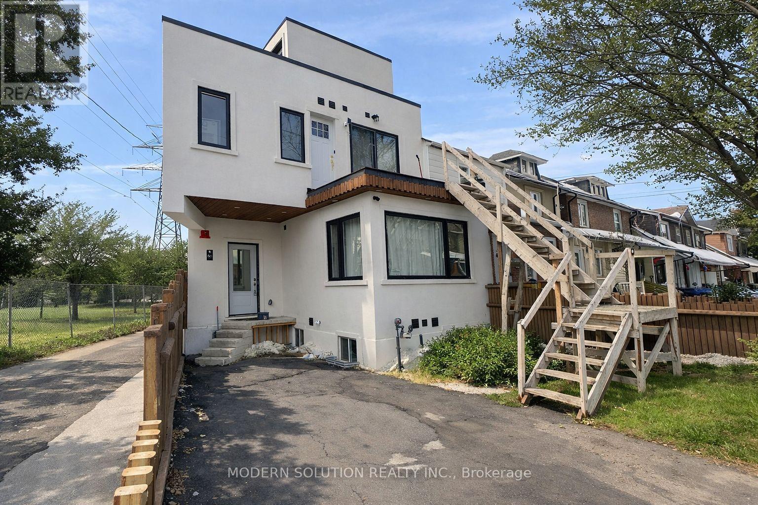 Upper - 66 Silverthorn Avenue, Toronto, Ontario  M6N 3J8 - Photo 14 - W12795504