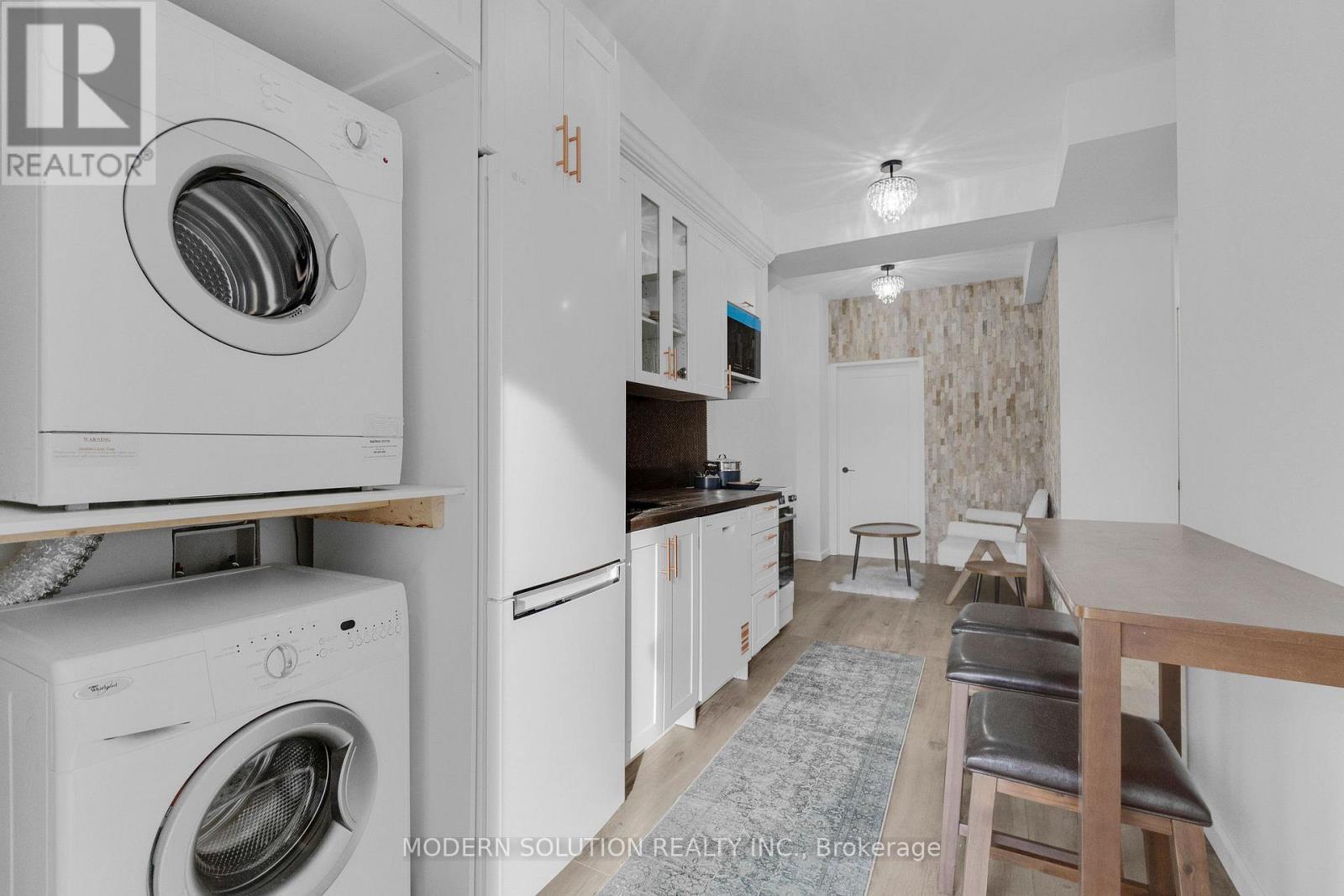 Upper - 66 Silverthorn Avenue, Toronto, Ontario  M6N 3J8 - Photo 6 - W12795504