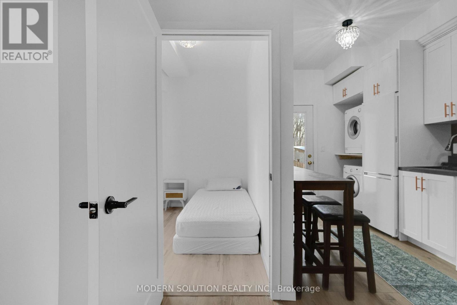 Upper - 66 Silverthorn Avenue, Toronto, Ontario  M6N 3J8 - Photo 7 - W12795504