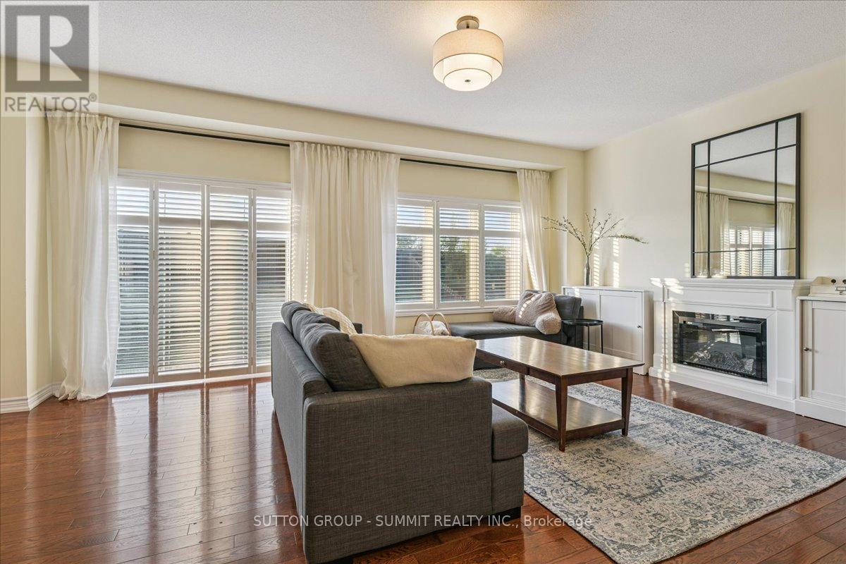 242 Andrews Trail, Milton (Cl Clarke), Ontario  L9T 6S6 - Photo 8 - W12795514