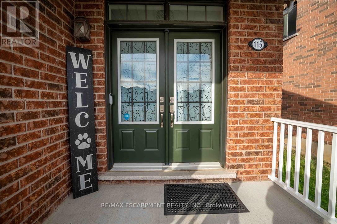 115 Larry Crescent, Haldimand, Ontario  N3W 0B2 - Photo 2 - X12795362