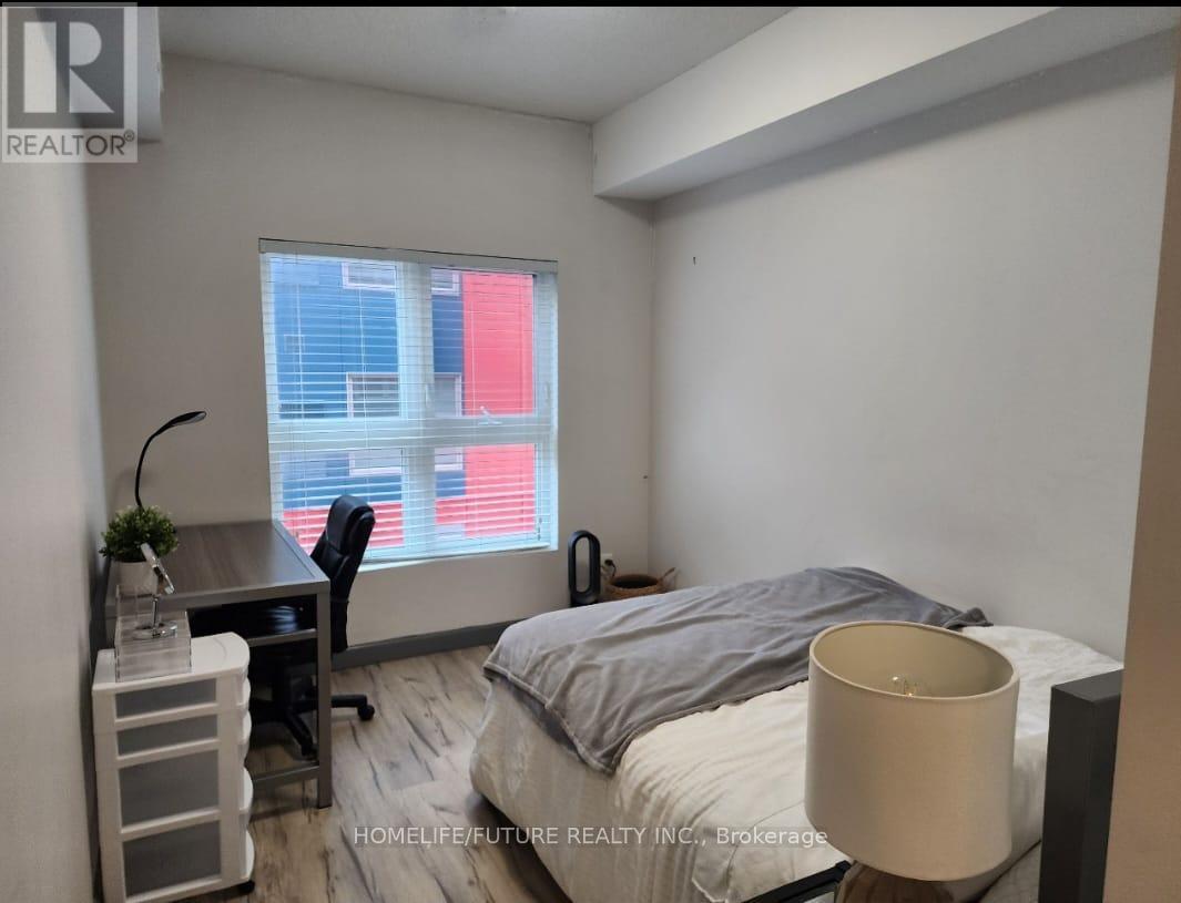 323(2nd Room) - 258c Sunview Street, Waterloo, Ontario  N2L 0H8 - Photo 3 - X12795376