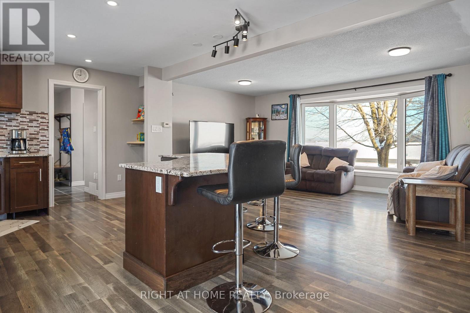 4021 Line 56 Line E, Perth East (Ellice), Ontario  N0K 1M0 - Photo 10 - X12795388