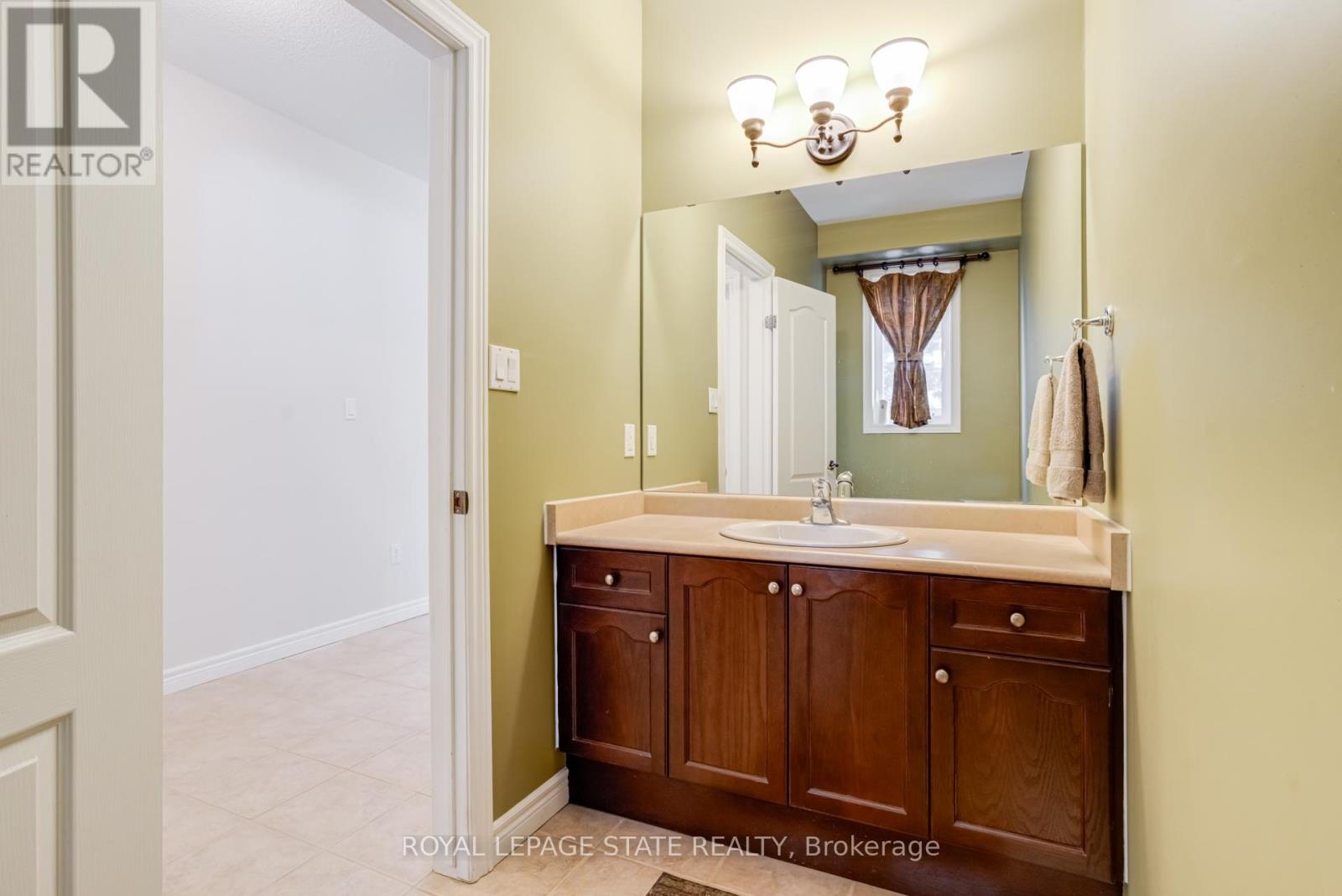 114 Armour Crescent, Hamilton (Meadowlands), Ontario  L9K 1R9 - Photo 23 - X12795406