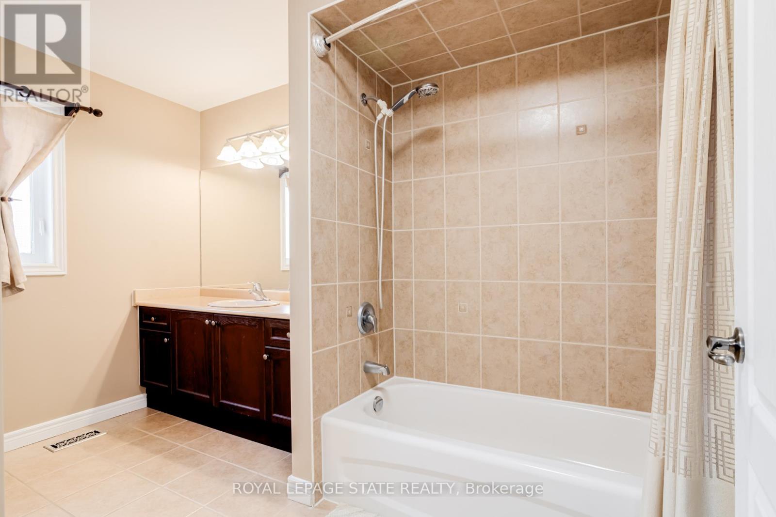 114 Armour Crescent, Hamilton (Meadowlands), Ontario  L9K 1R9 - Photo 37 - X12795406