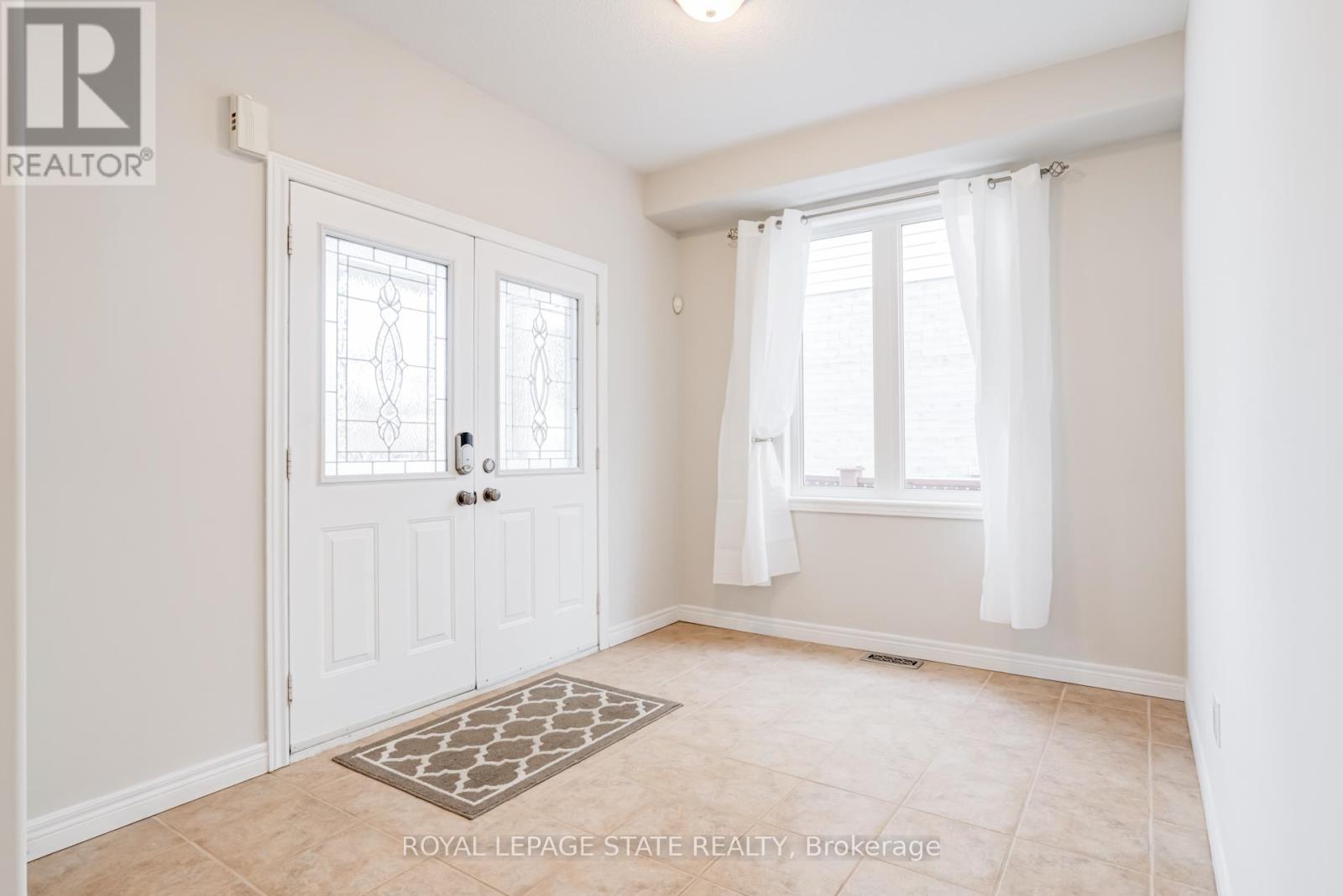 114 Armour Crescent, Hamilton (Meadowlands), Ontario  L9K 1R9 - Photo 5 - X12795406