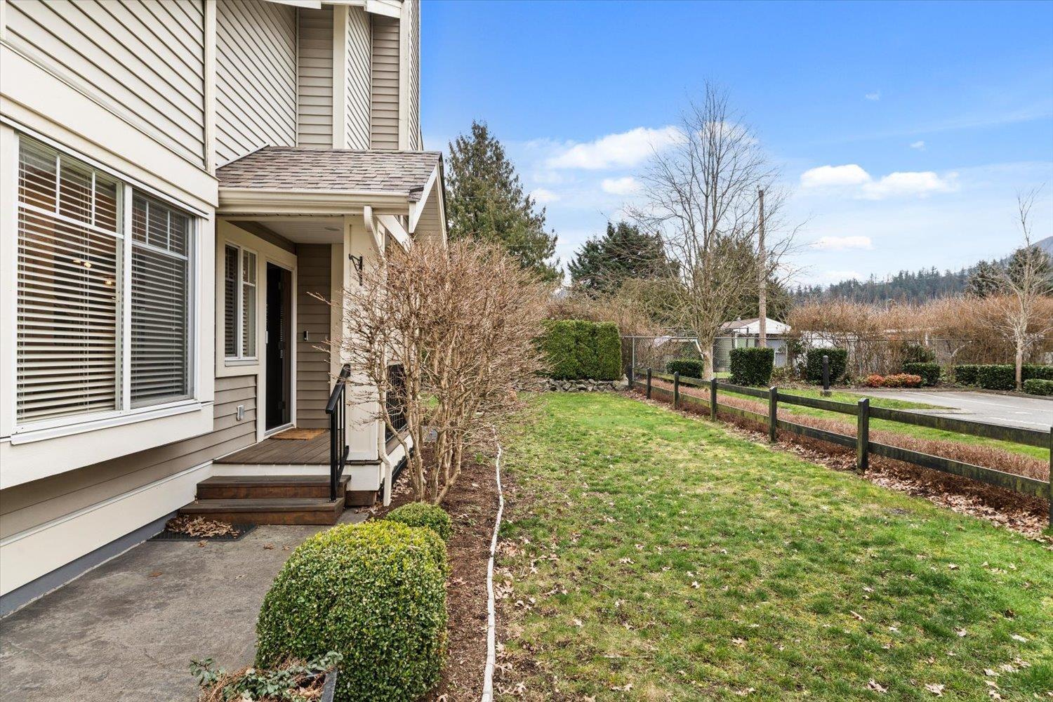 32 45550 Shawnigan Crescent, Garrison Crossing, Chilliwack, British Columbia  V2R 5Y1 - Photo 3 - R3089823