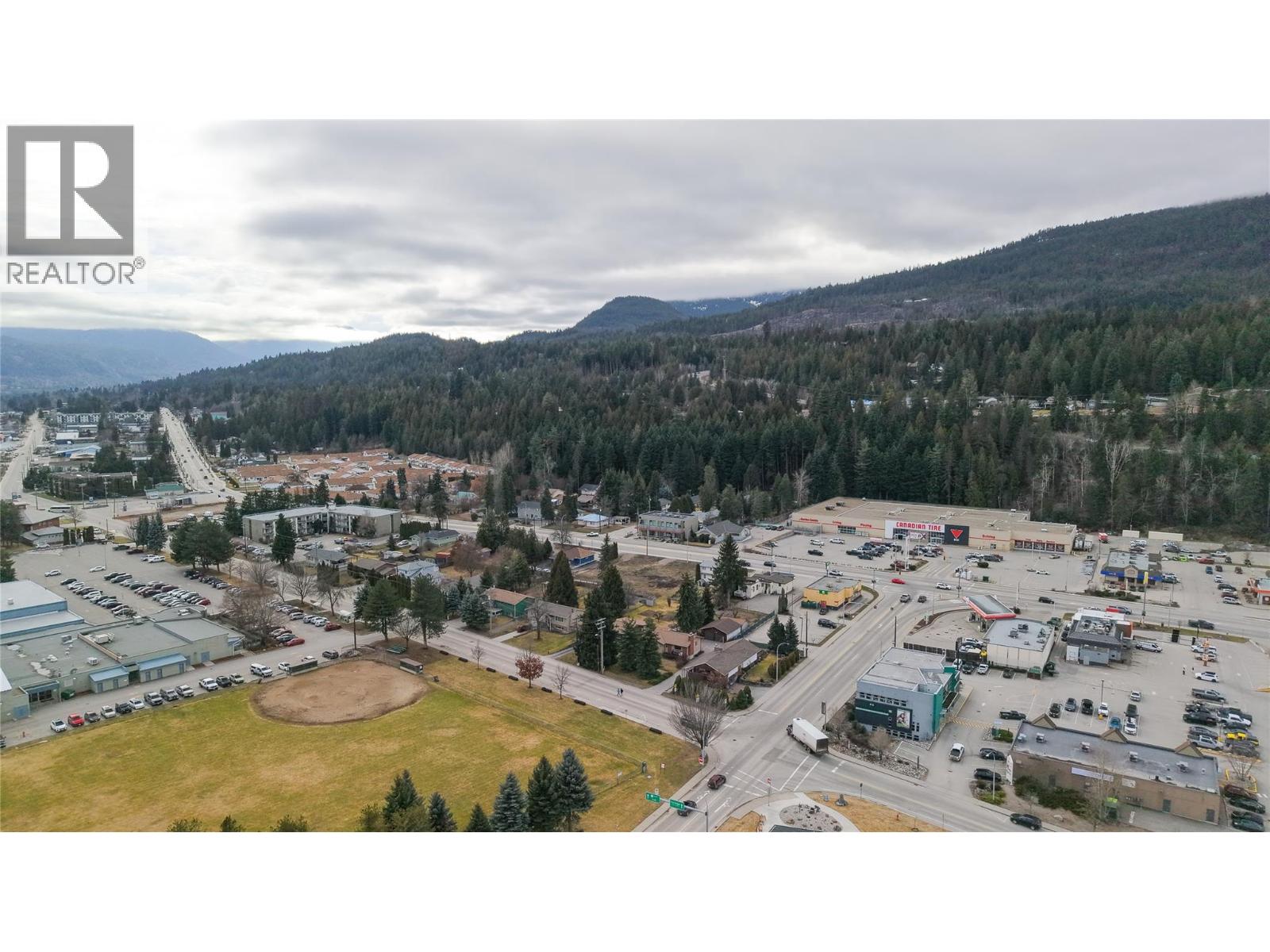 2133 Columbia Avenue, Castlegar, British Columbia  V1N 2W9 - Photo 17 - 10374735