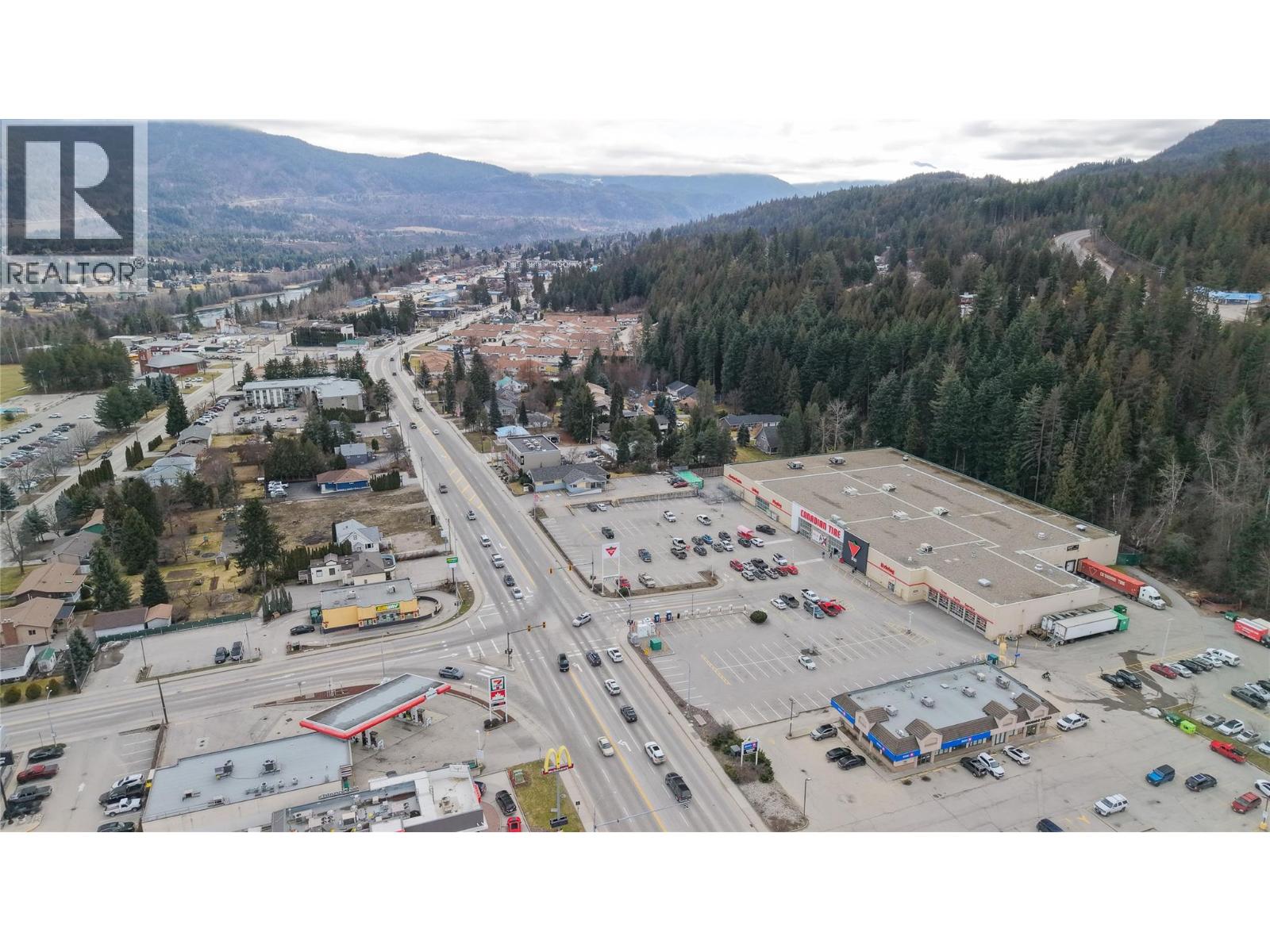 2133 Columbia Avenue, Castlegar, British Columbia  V1N 2W9 - Photo 16 - 10374735