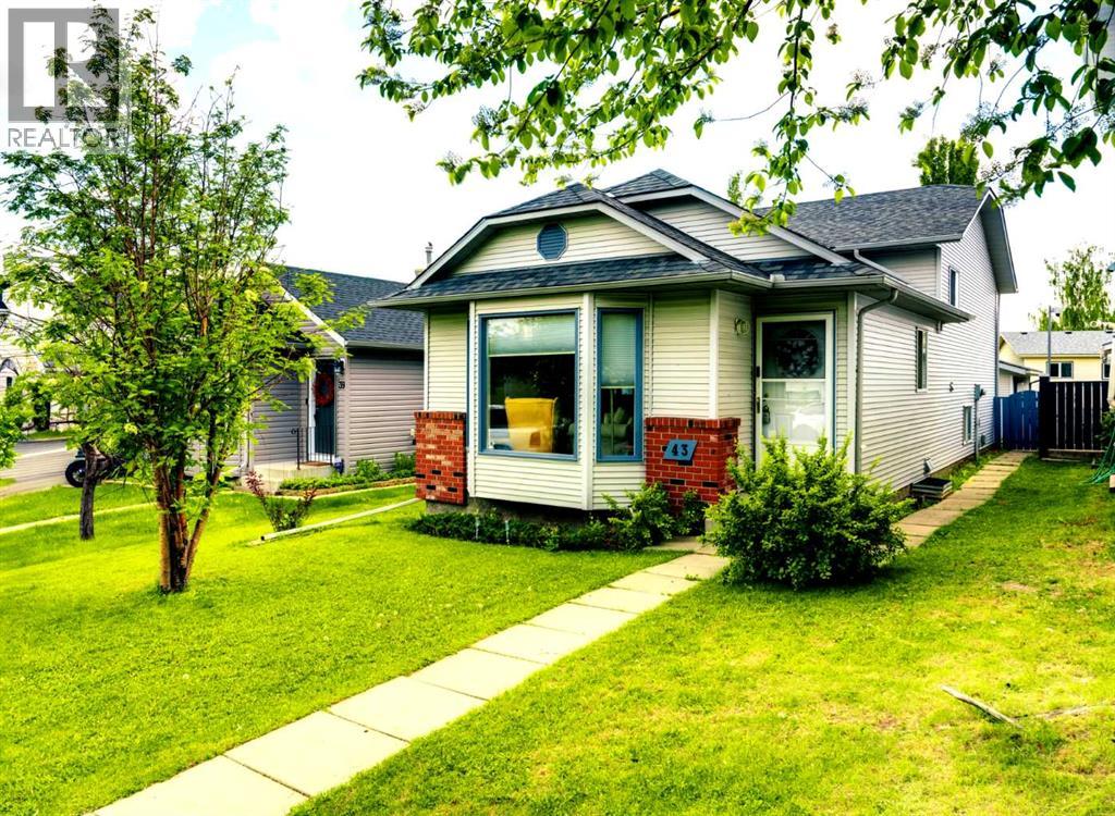 43 Covington Rise Ne, Calgary, Alberta  T3K 4A8 - Photo 2 - A2285597