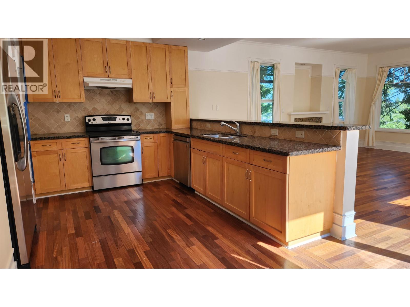 1170 W 17th Street, North Vancouver, British Columbia  V7P 1W2 - Photo 3 - R3086924